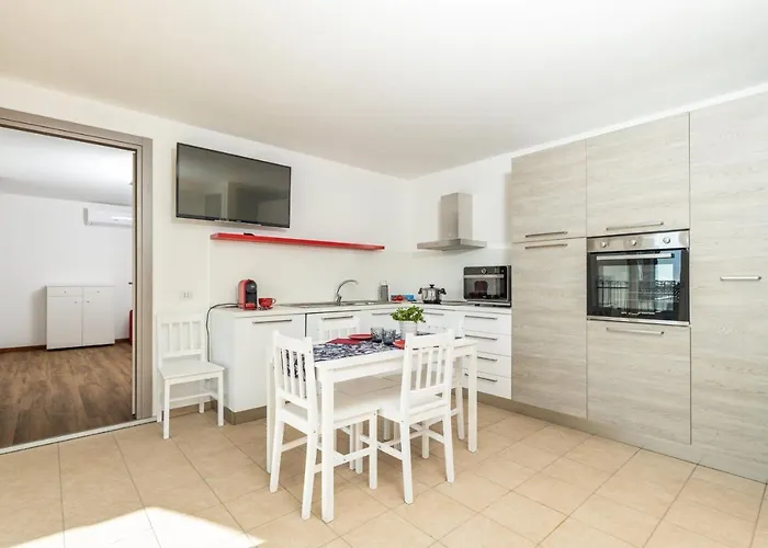 Appartamenti Gaimaro\' A 50 M Dalla Spiaggia